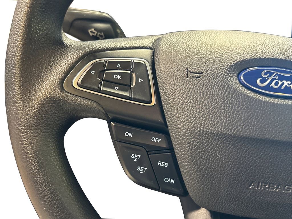 Used 2018 Ford Focus SE w/ SE Appearance Package FWD image 32