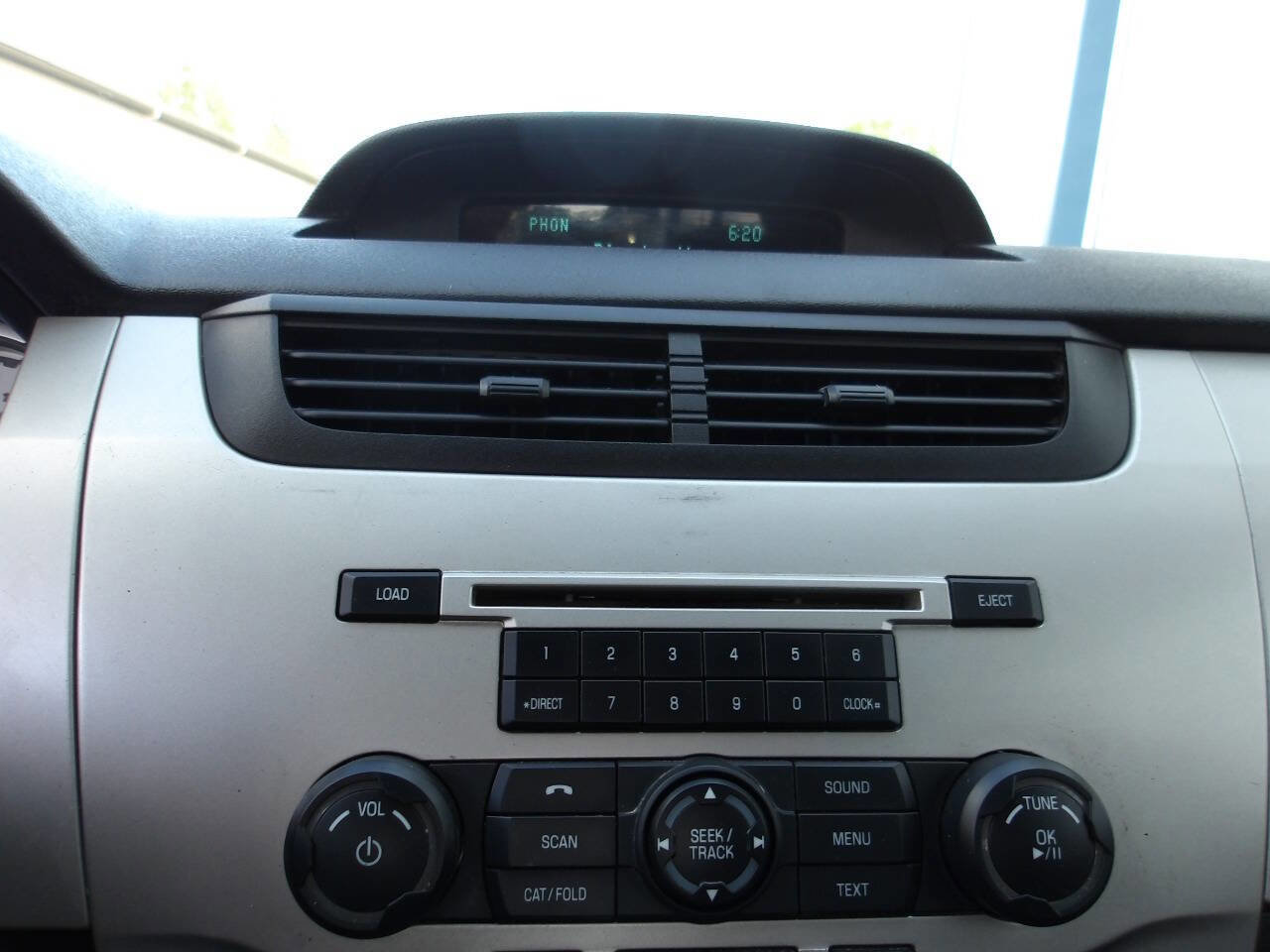 Used 2009 Ford Focus SES FWD image 13