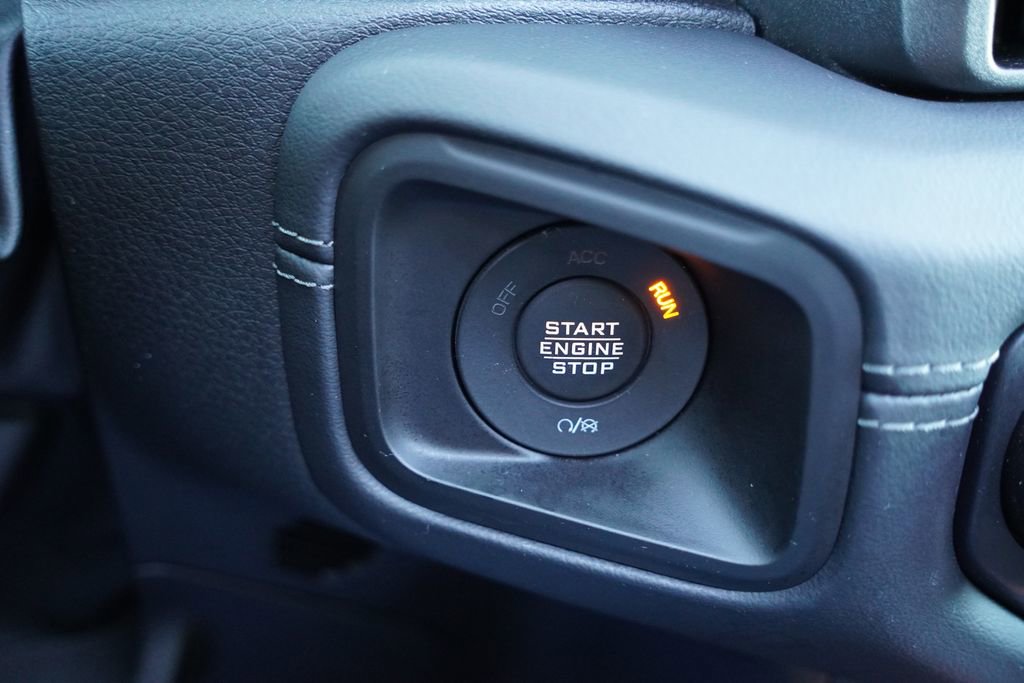 Certified 2025 Jeep Wrangler Unlimited Sahara w/ Safety Group image 28