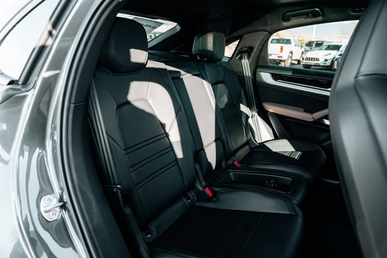 Used 2024 Porsche Cayenne Coupe image 45