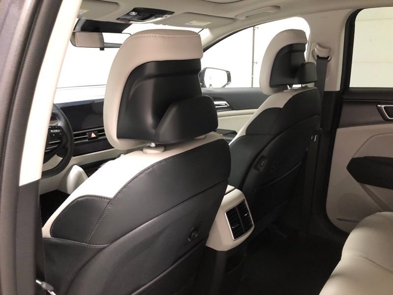 New 2026 Kia Sportage EX w/ EX Panorama Roof Package image 17