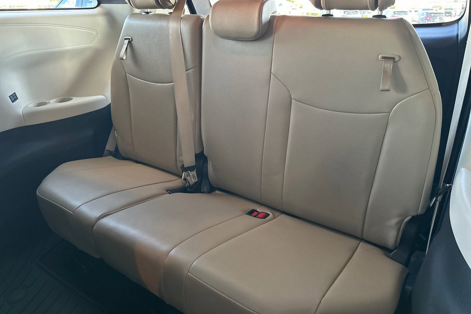 Used 2024 Toyota Sienna XLE image 15