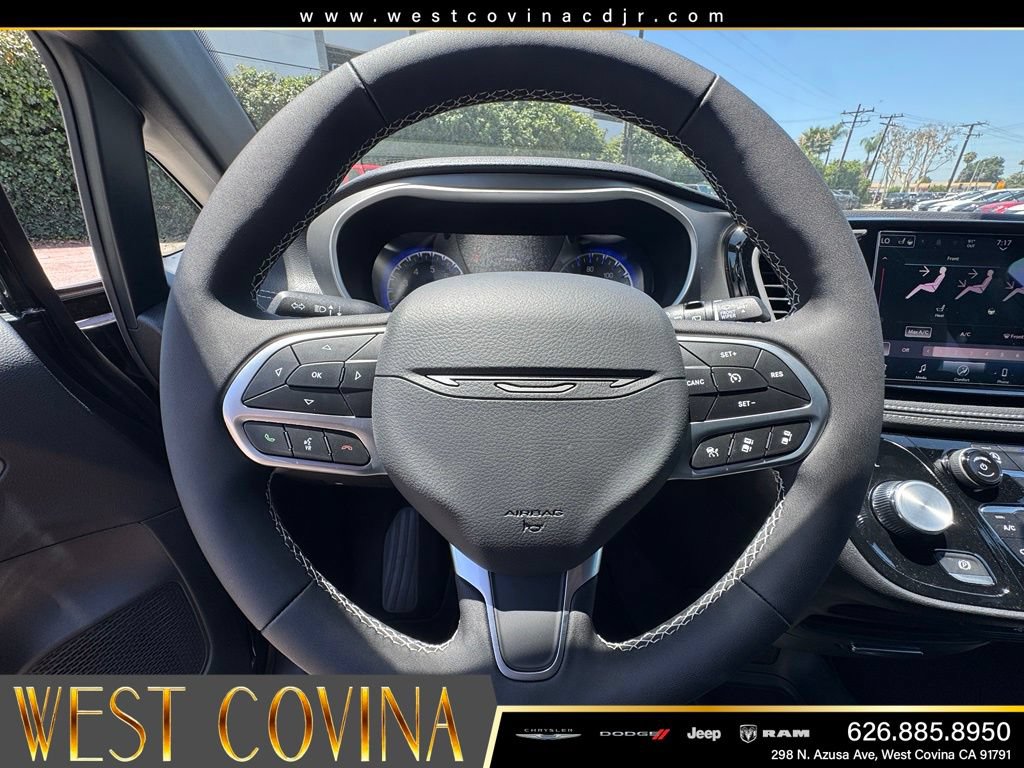 New 2027 Chrysler Pacifica Select FWD image 21