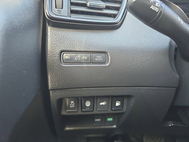 Used 2019 Nissan Rogue SV FWD image 10