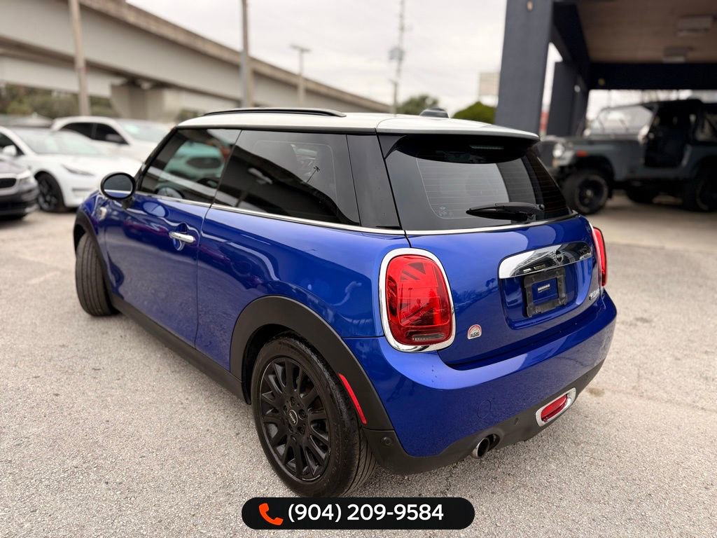 Used 2019 MINI Cooper 2-Door Hardtop w/ Premium Package image 4