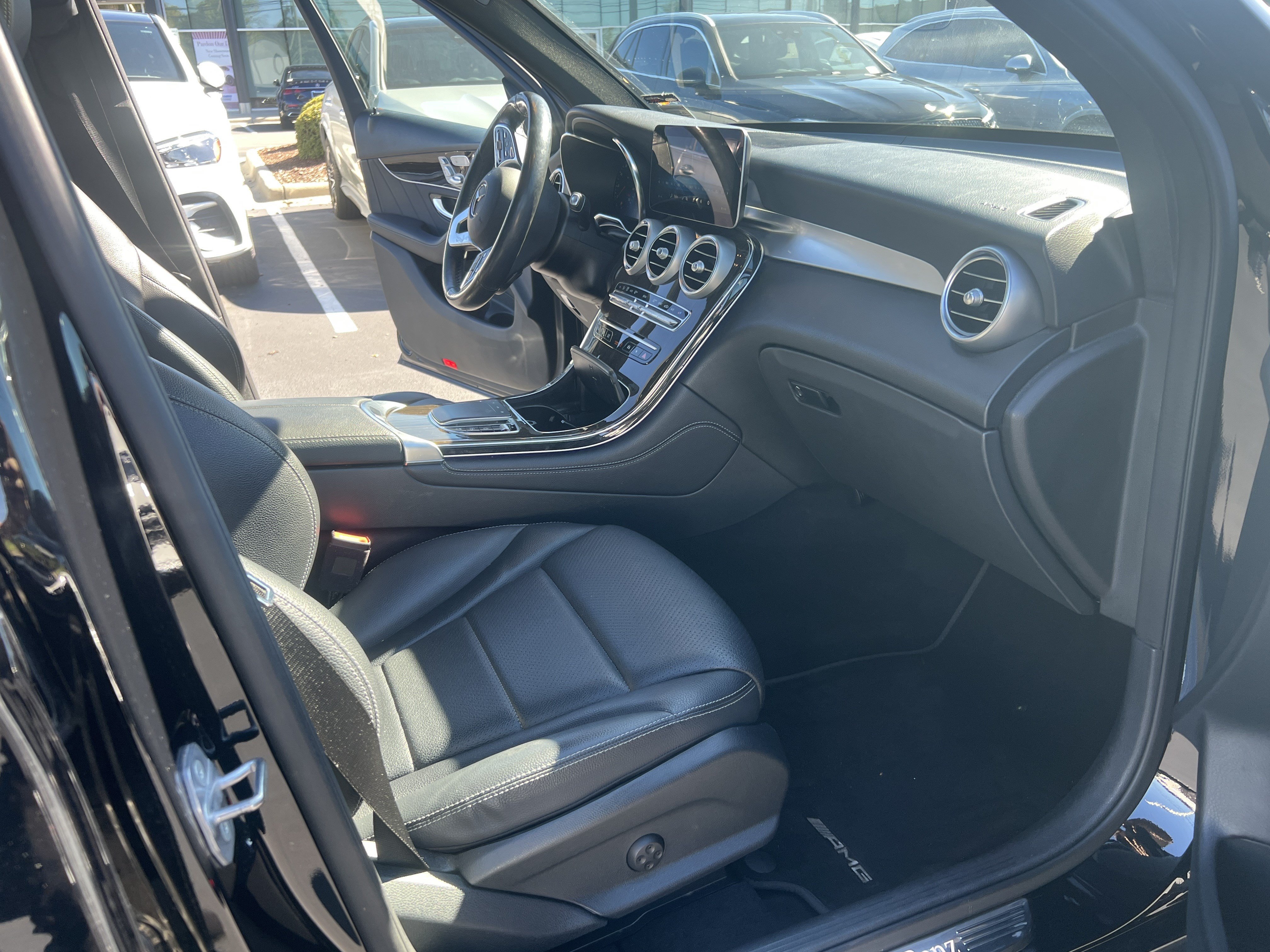 Used 2021 Mercedes-Benz GLC 300 4MATIC image 29