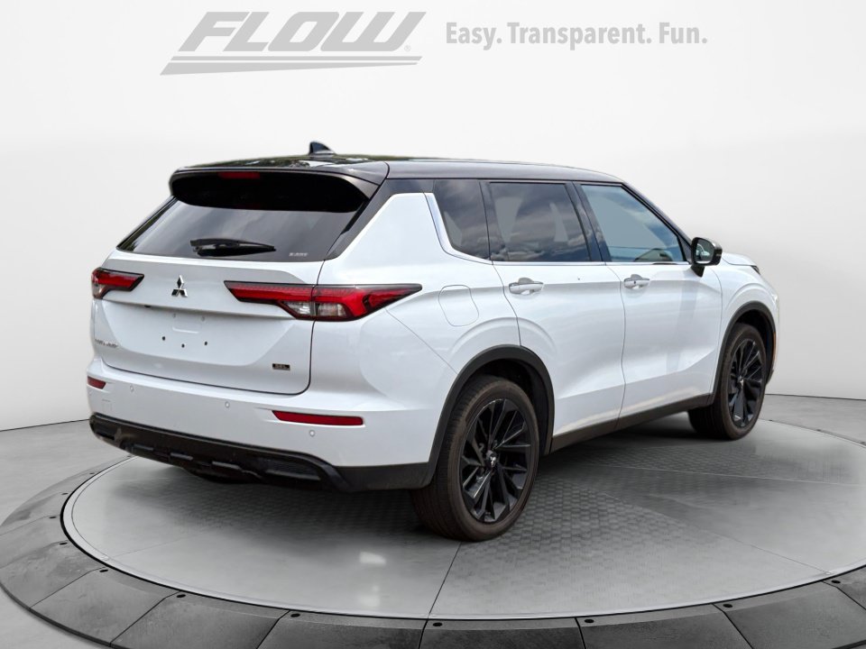 Used 2023 Mitsubishi Outlander SEL AWD/4WD image 9