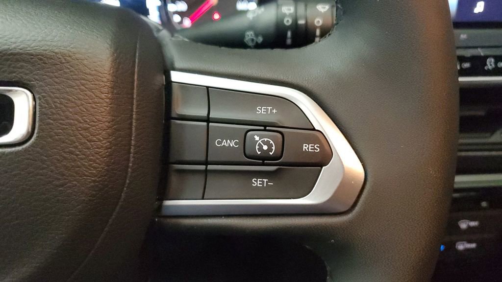 Used 2026 Jeep Compass Latitude AWD/4WD image 29