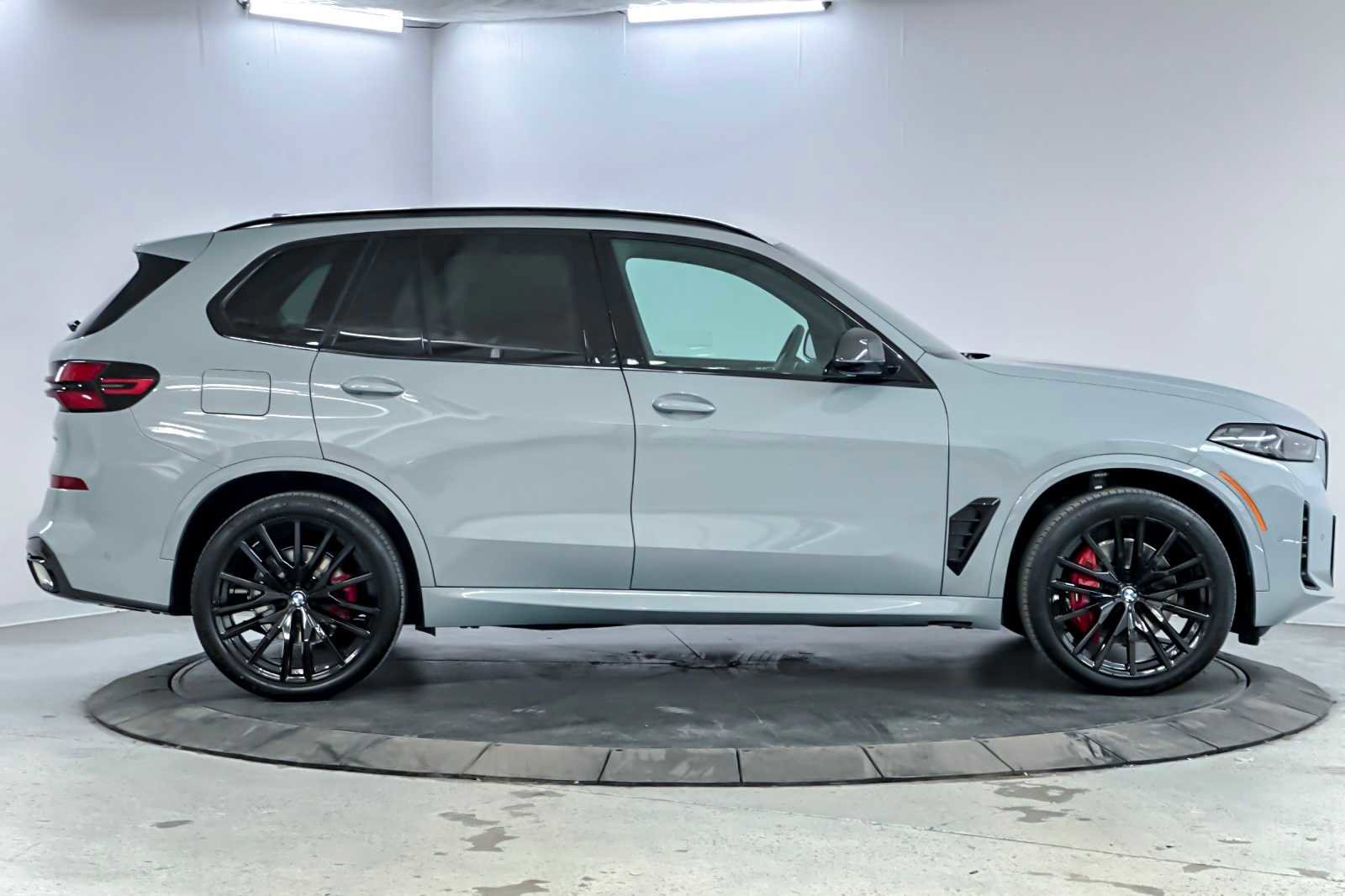 New 2026 BMW X5 xDrive40i w/ M Sport Package image 8