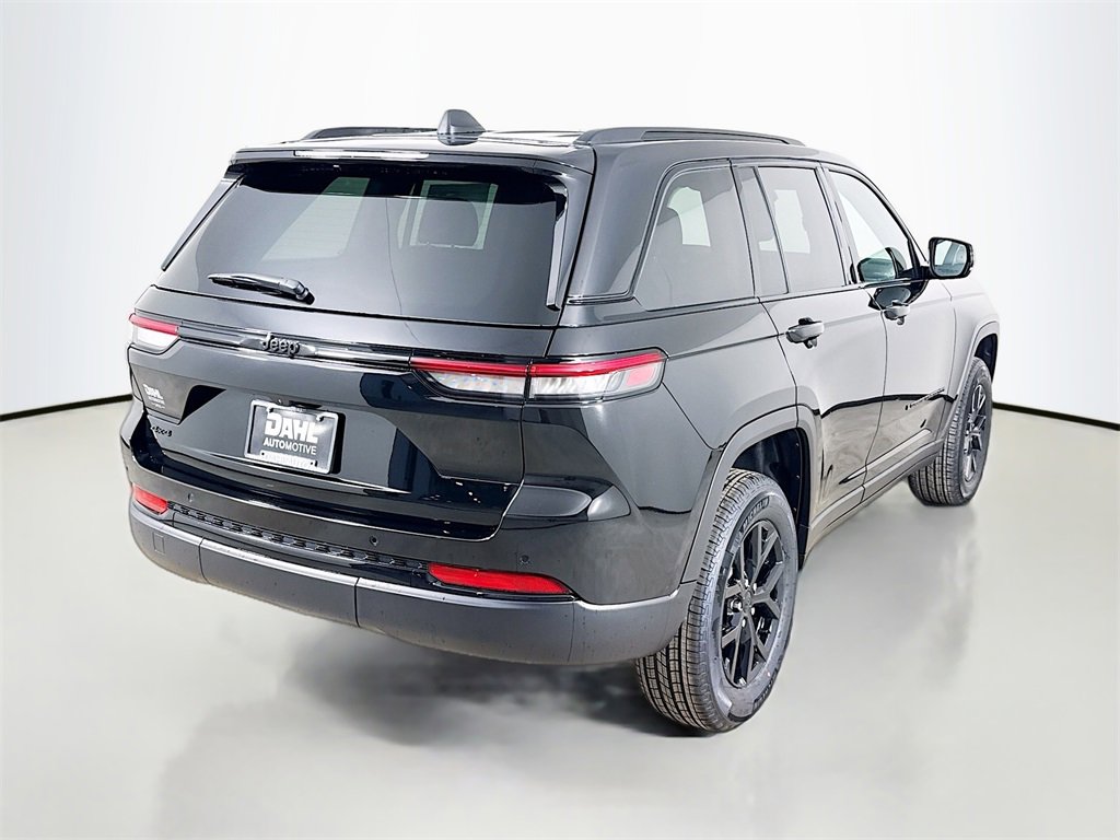 New 2025 Jeep Grand Cherokee Altitude image 7