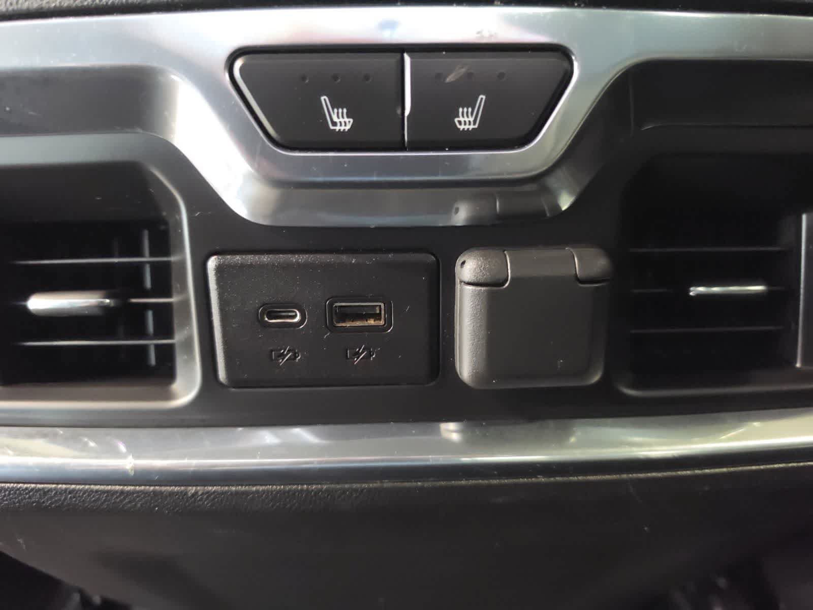 Used 2019 Chevrolet Silverado 1500 High Country AWD/4WD image 32