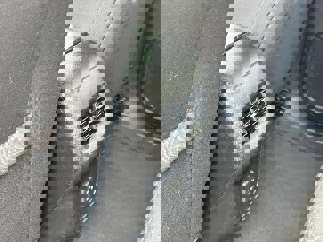 Certified 2020 Chevrolet Equinox LT w/ Driver Convenience Package image 20