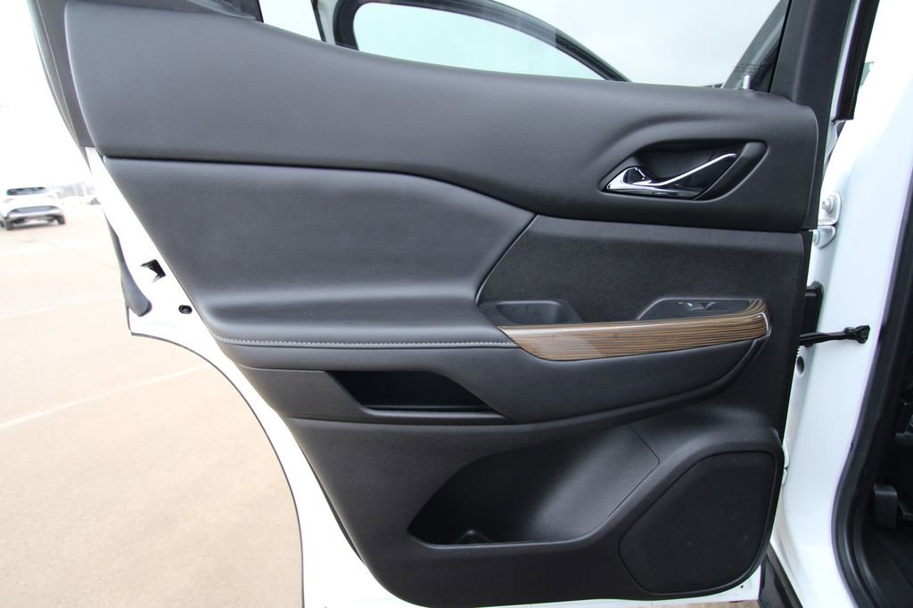 Used 2023 GMC Acadia SLE w/ Driver Convenience Package image 41