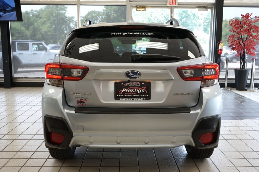 Used 2021 Subaru Crosstrek 2.0i Premium w/ Moonroof Package AWD/4WD image 16