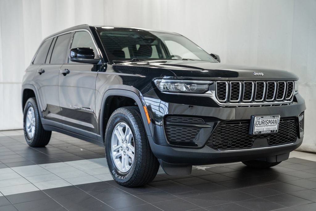 Certified 2023 Jeep Grand Cherokee Laredo w/ Luxury Tech Group I