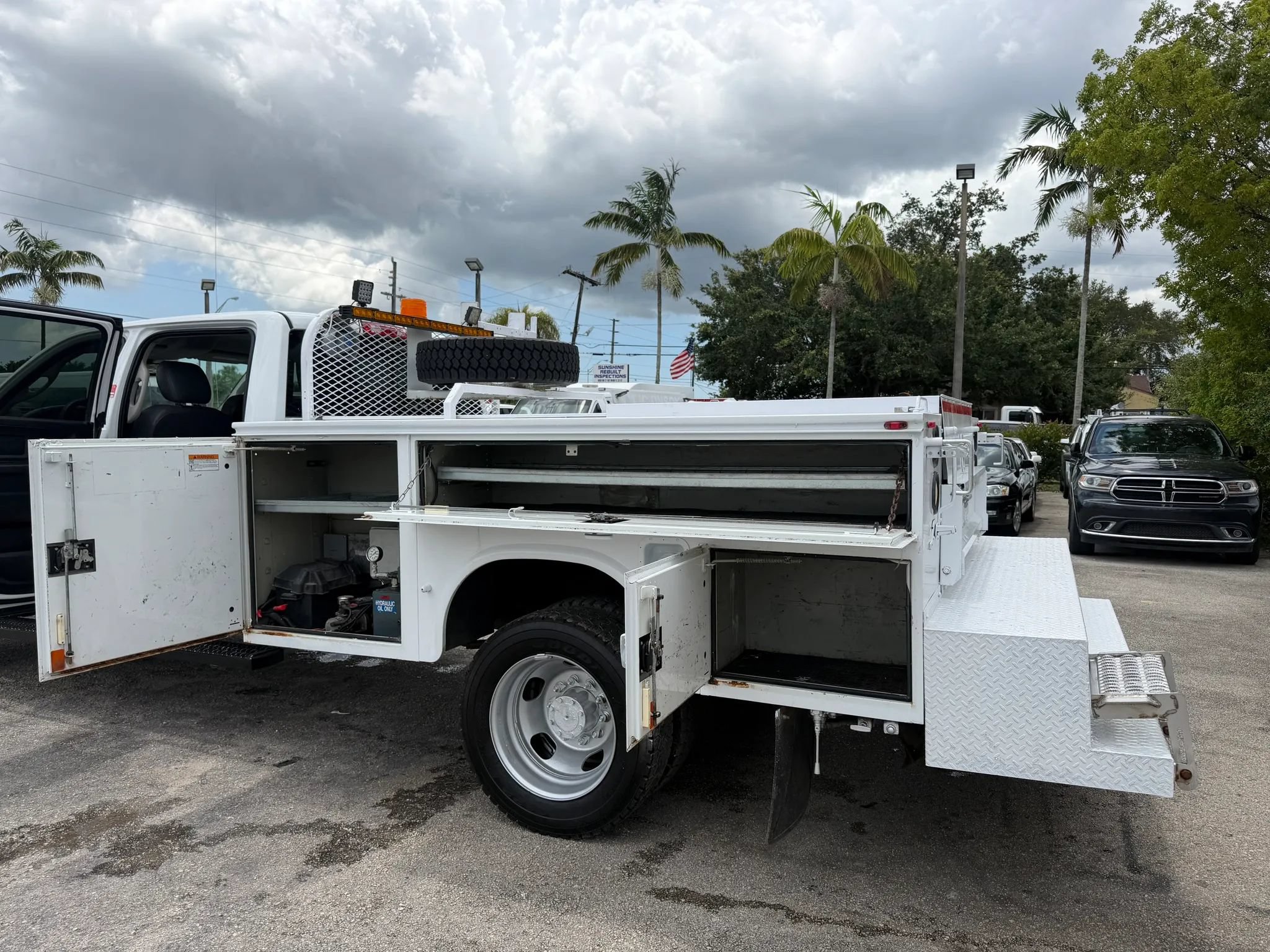 Used 2017 RAM 5500 4x4 Crew Cab Tradesman w/ Payload Upgrade Package image 5