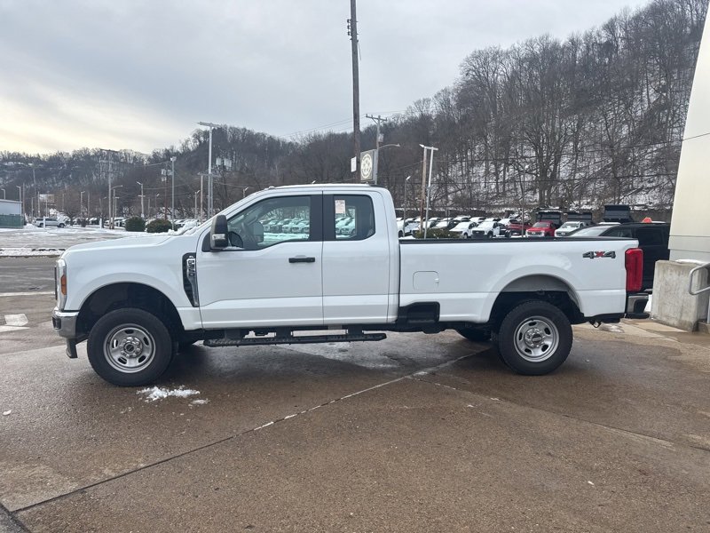 Used 2024 Ford F350 XL w/ Snow Plow/Camper Package image 4
