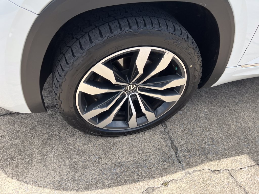 Used 2020 Volkswagen Atlas Cross Sport SEL R-Line AWD/4WD image 9