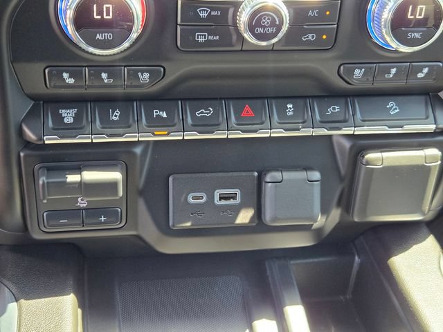 Used 2023 GMC Sierra 3500 Denali w/ Denali Ultimate Package AWD/4WD image 19