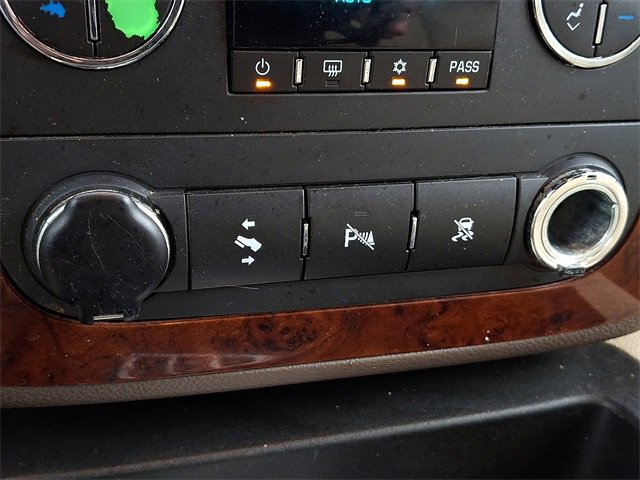 Used 2010 Chevrolet Tahoe LT w/ Luxury Package image 22