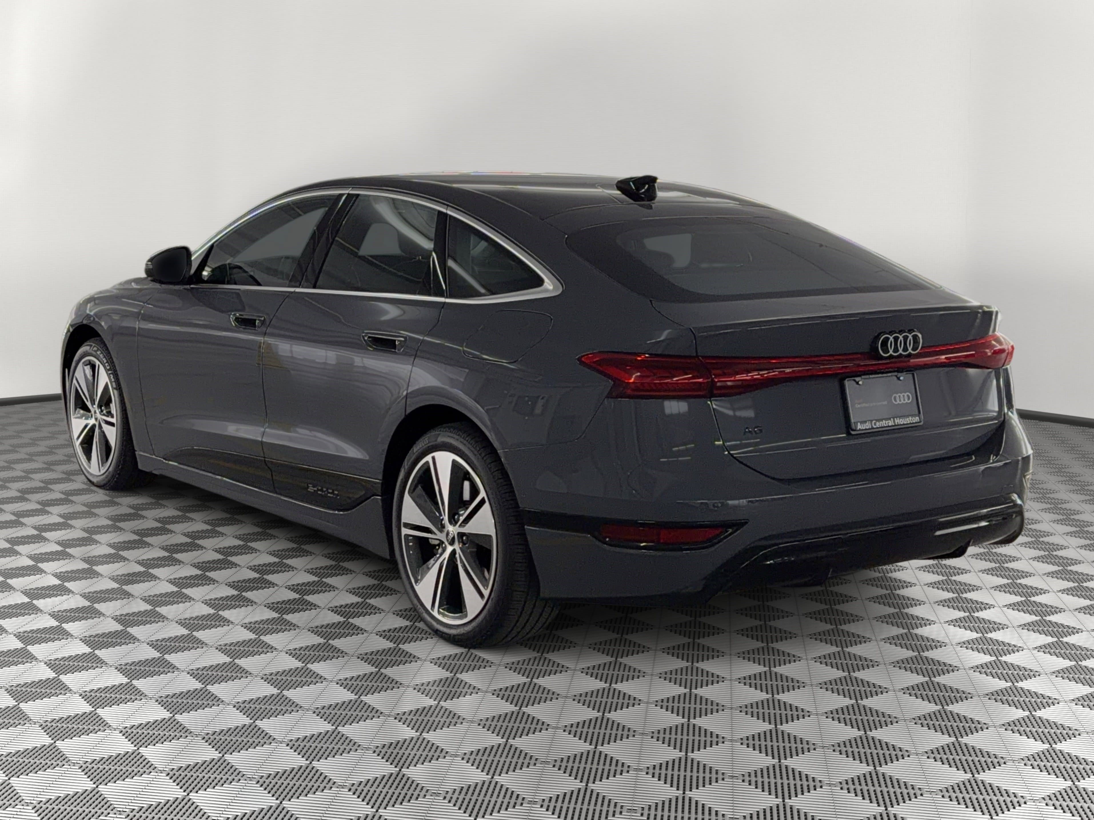 Used 2025 Audi A6 e-tron Premium Plus w/ Premium Plus image 3