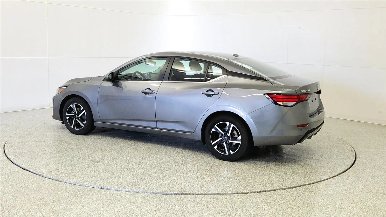 Used 2024 Nissan Sentra SV FWD image 5