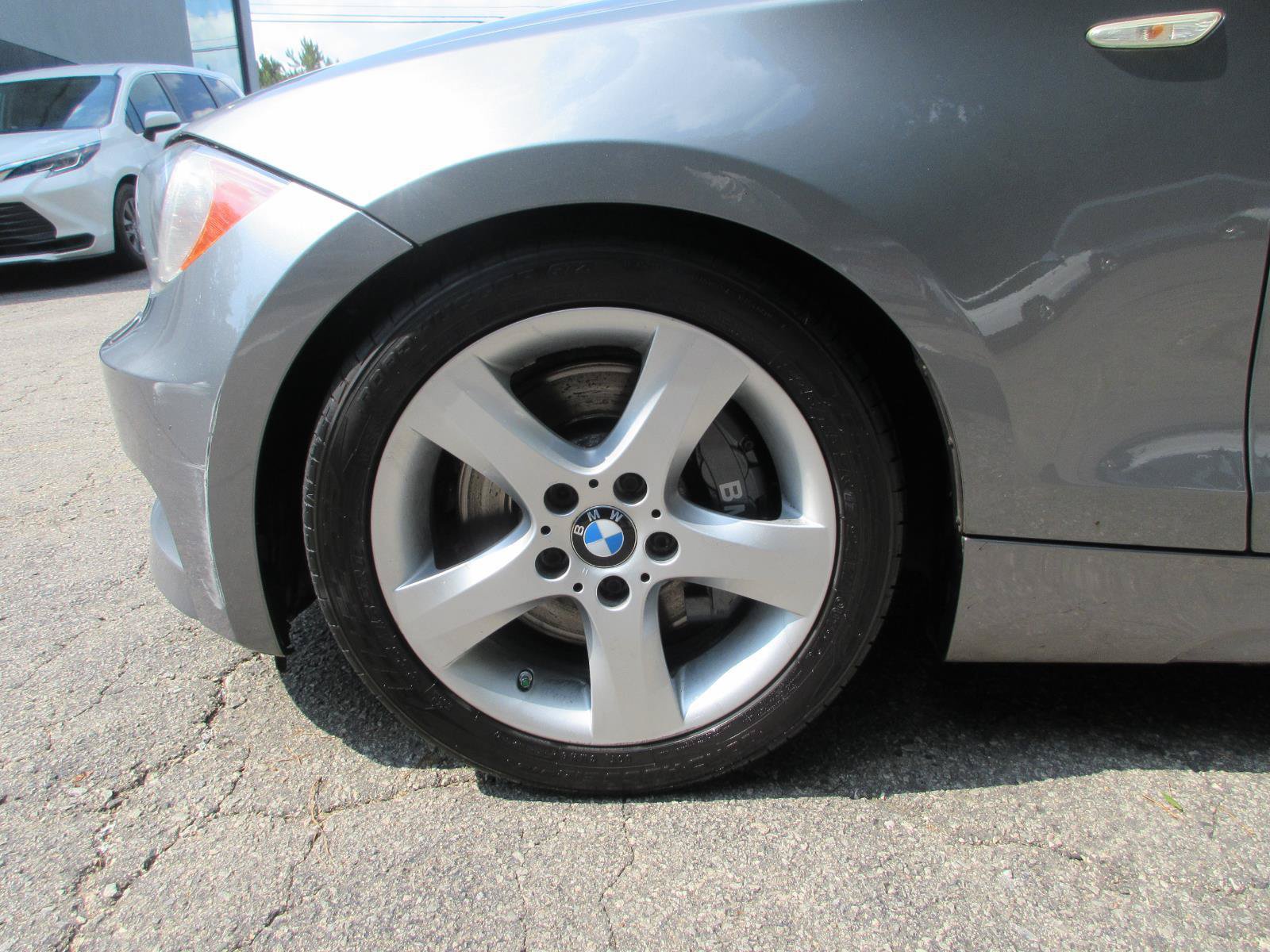 Used 2010 BMW 135i Convertible RWD image 19