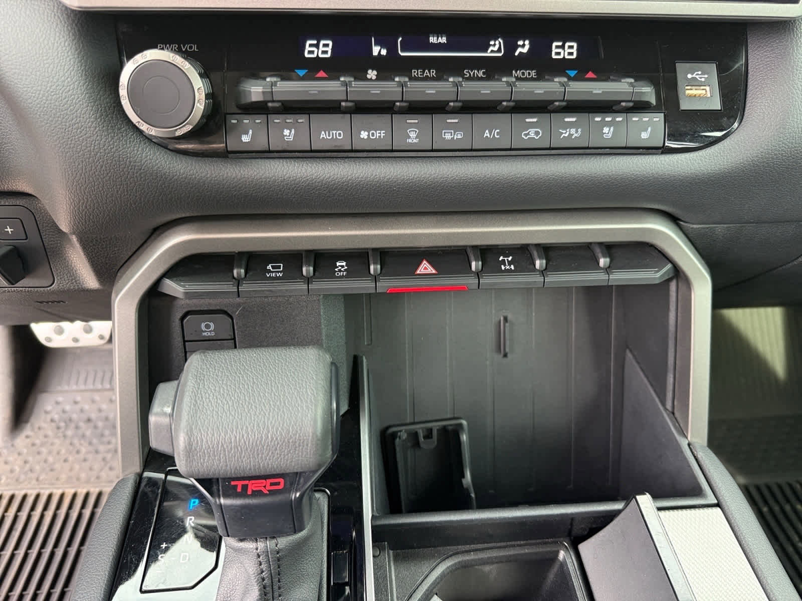 Used 2023 Toyota Sequoia Limited image 19