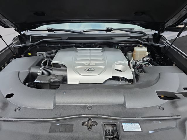 Used 2019 Lexus LX 570 4WD w/ Luxury Package image 33