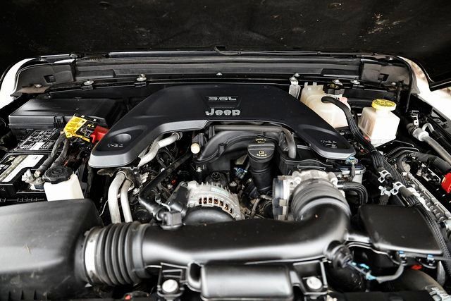 Used 2021 Jeep Gladiator Willys image 31