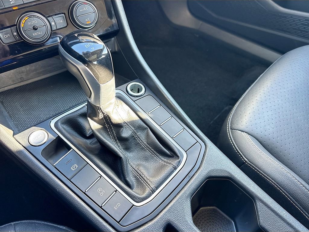 Used 2024 Volkswagen Jetta SE image 16