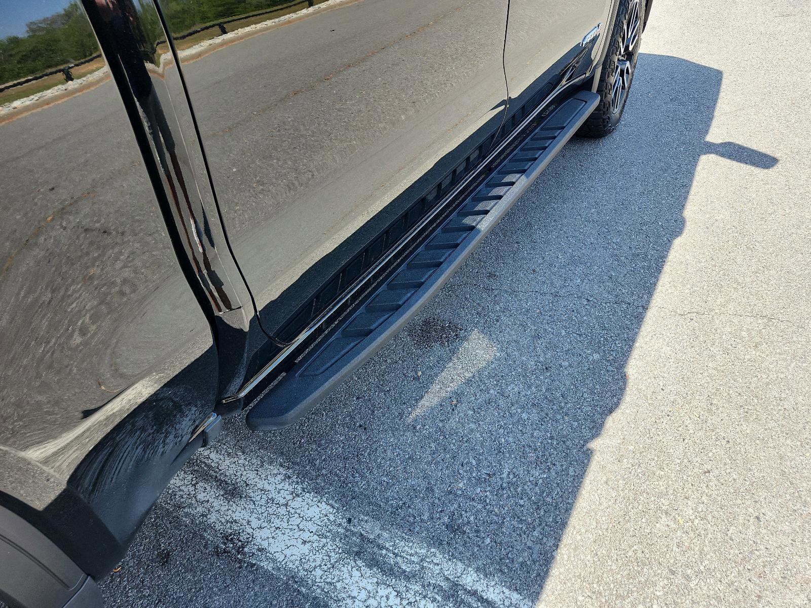 Certified 2025 GMC Sierra 1500 AT4 w/ AT4 Premium Package image 7