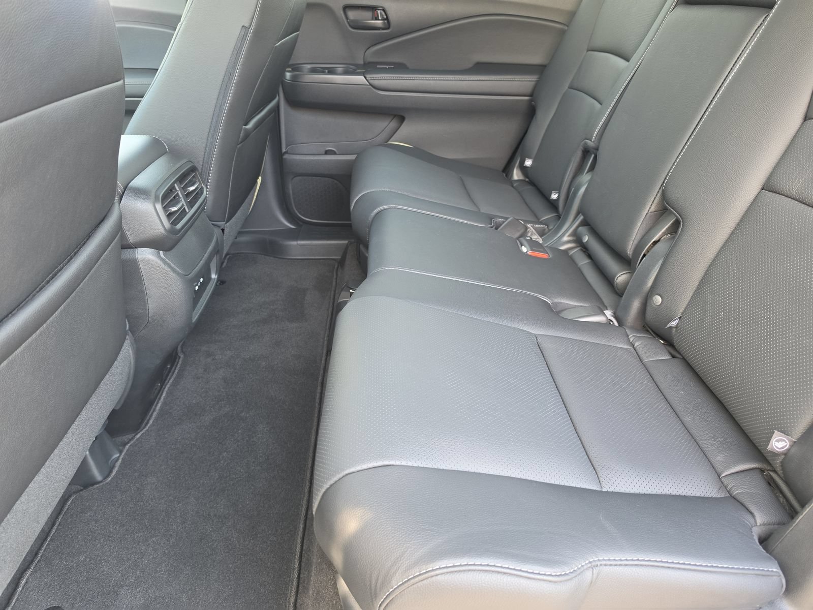 Used 2024 Honda Passport EX-L image 13