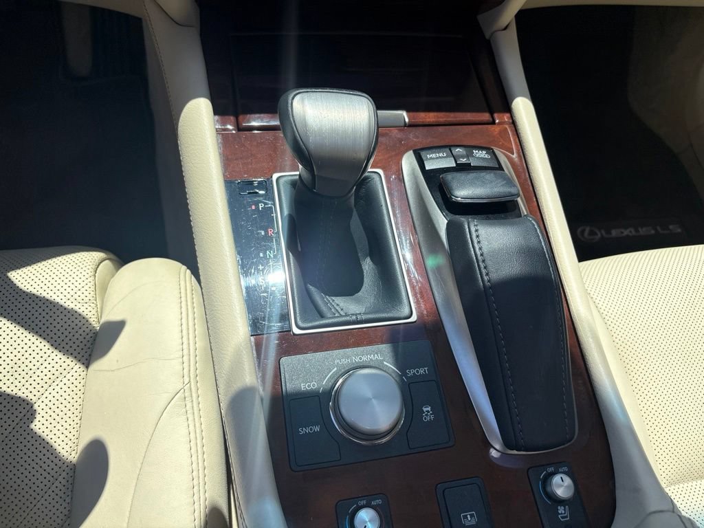 Used 2014 Lexus LS 460 w/ Comfort Package RWD image 15