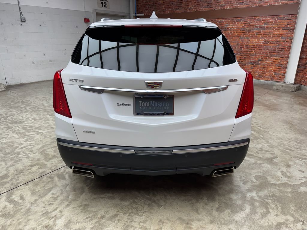 Used 2017 Cadillac XT5 Luxury w/ Driver Awareness Package image 5