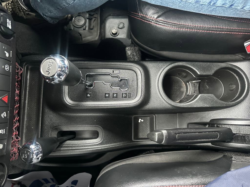 Used 2017 Jeep Wrangler Unlimited Rubicon image 10