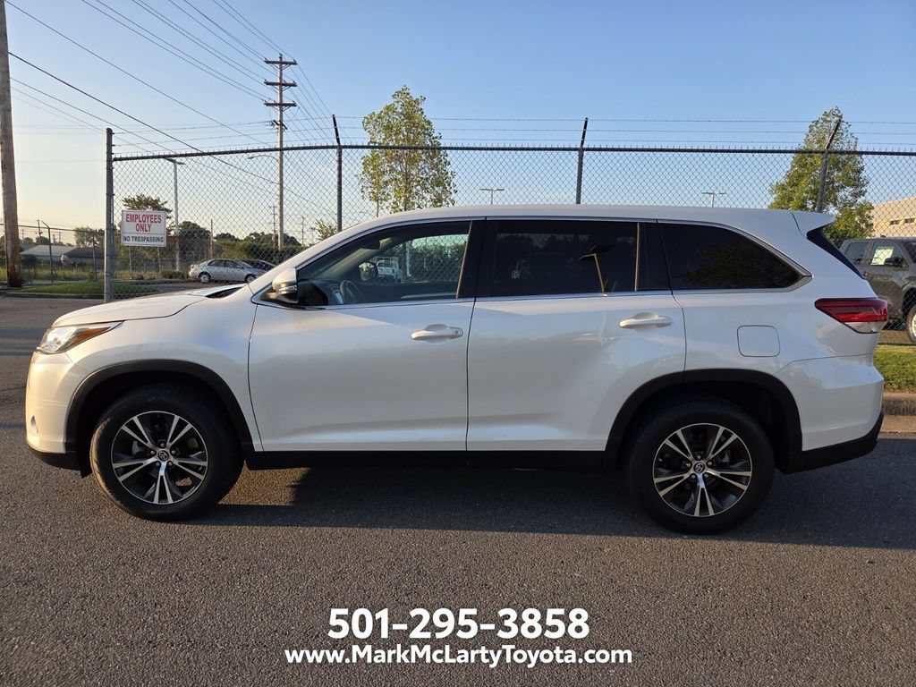 Used 2019 Toyota Highlander LE FWD image 6