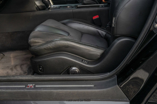 Used 2010 Nissan GT-R Premium AWD/4WD image 32