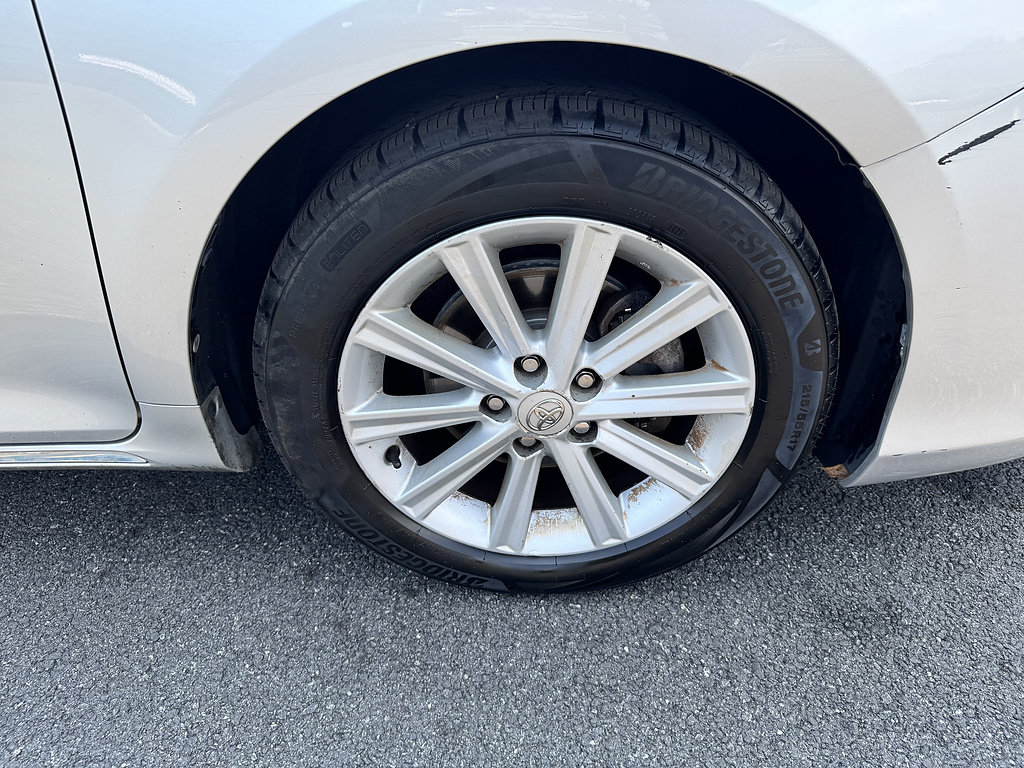Used 2014 Toyota Camry XLE FWD image 19