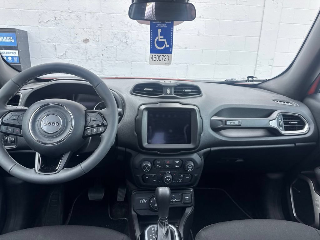 Used 2021 Jeep Renegade Latitude w/ Sun & Sound Group AWD/4WD image 5
