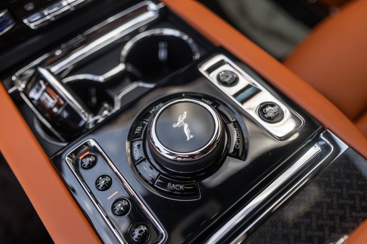 Certified 2025 Rolls-Royce Cullinan Black Badge w/ Leather Finishing Pack AWD/4WD image 31