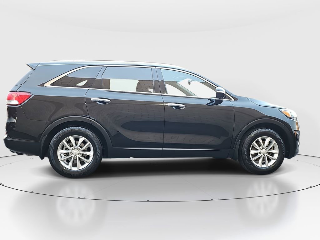 Used 2018 Kia Sorento FWD image 4