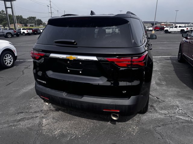 Used 2023 Chevrolet Traverse LT image 3