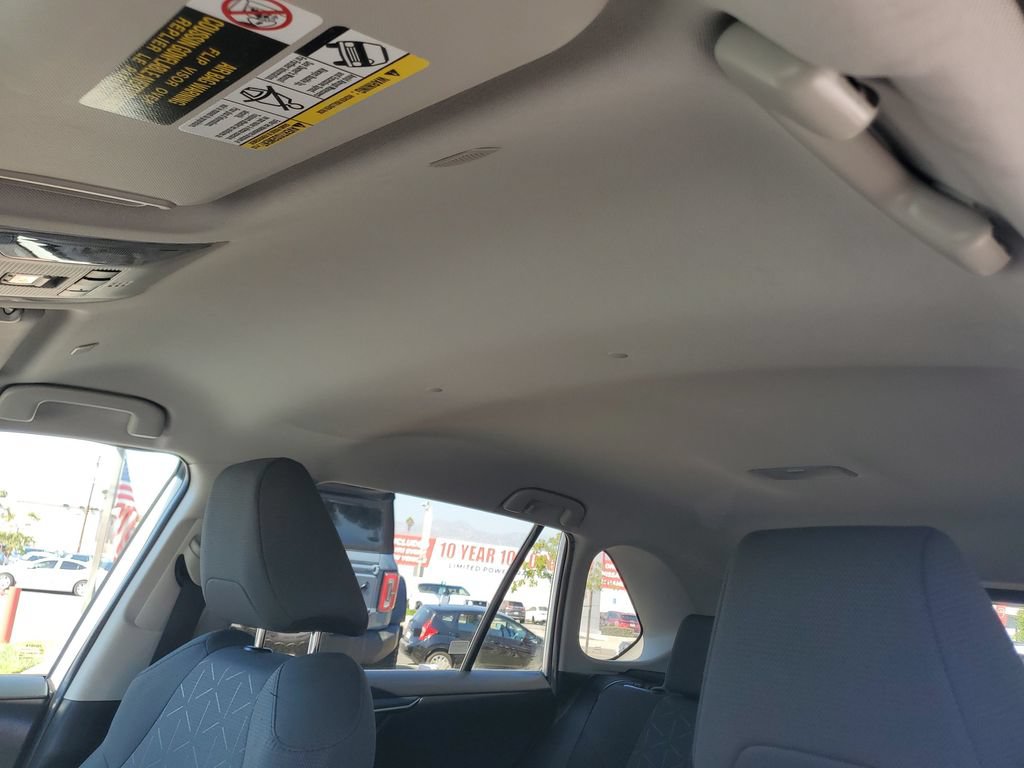Used 2023 Toyota RAV4 XLE AWD/4WD image 5