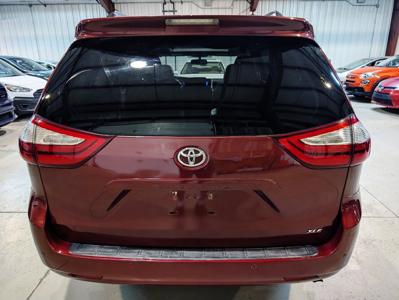 Used 2017 Toyota Sienna XLE Premium image 10