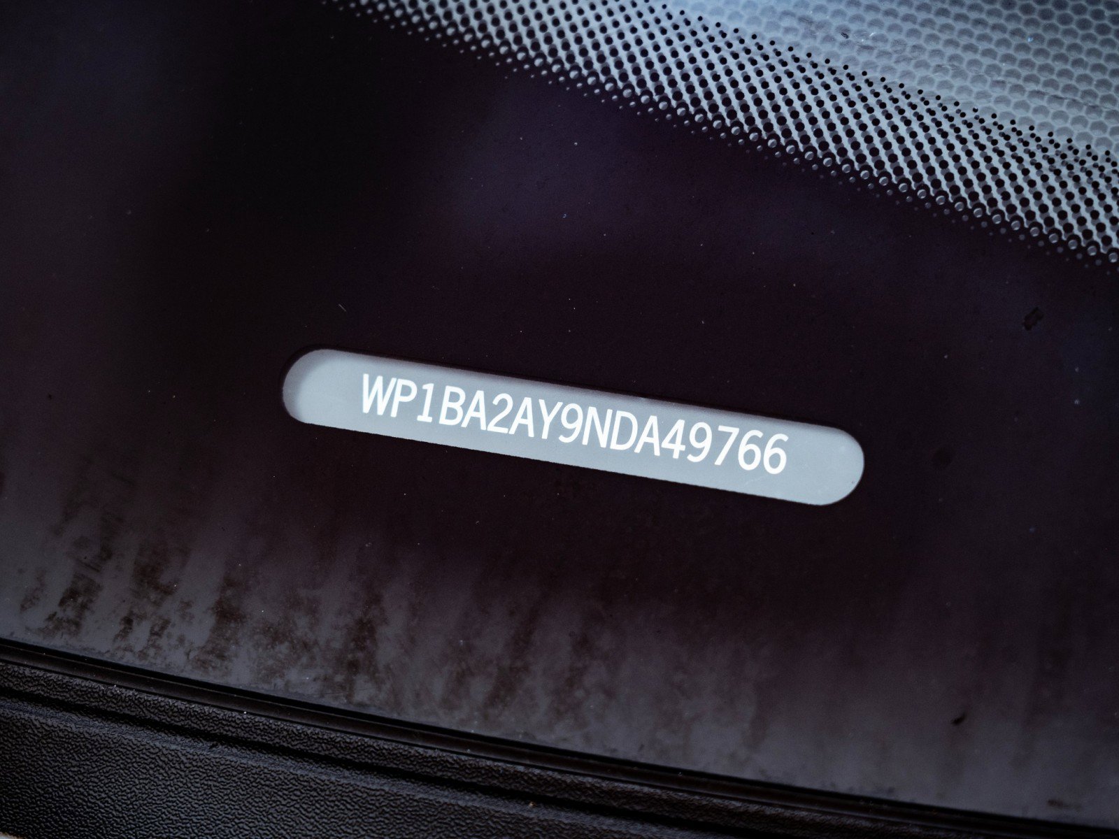 Certified 2022 Porsche Cayenne Platinum Edition image 33