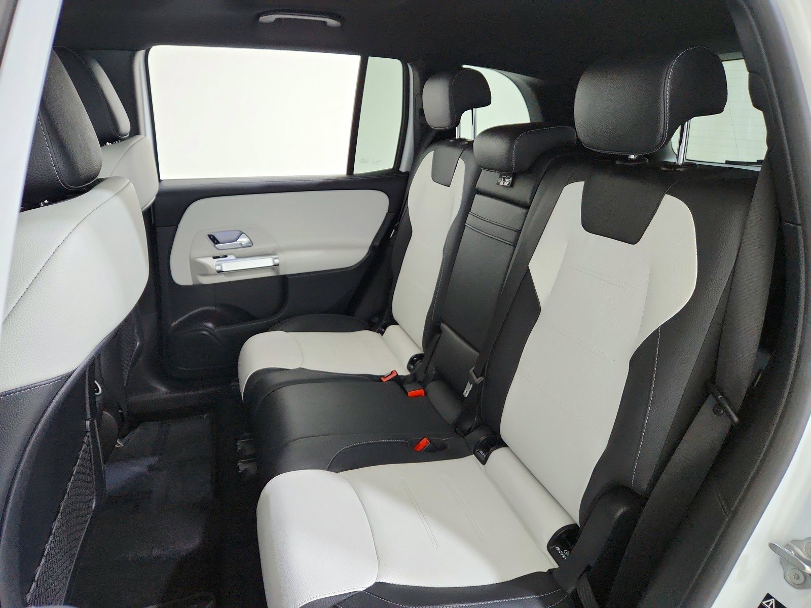 Certified 2022 Mercedes-Benz GLB 250 image 21