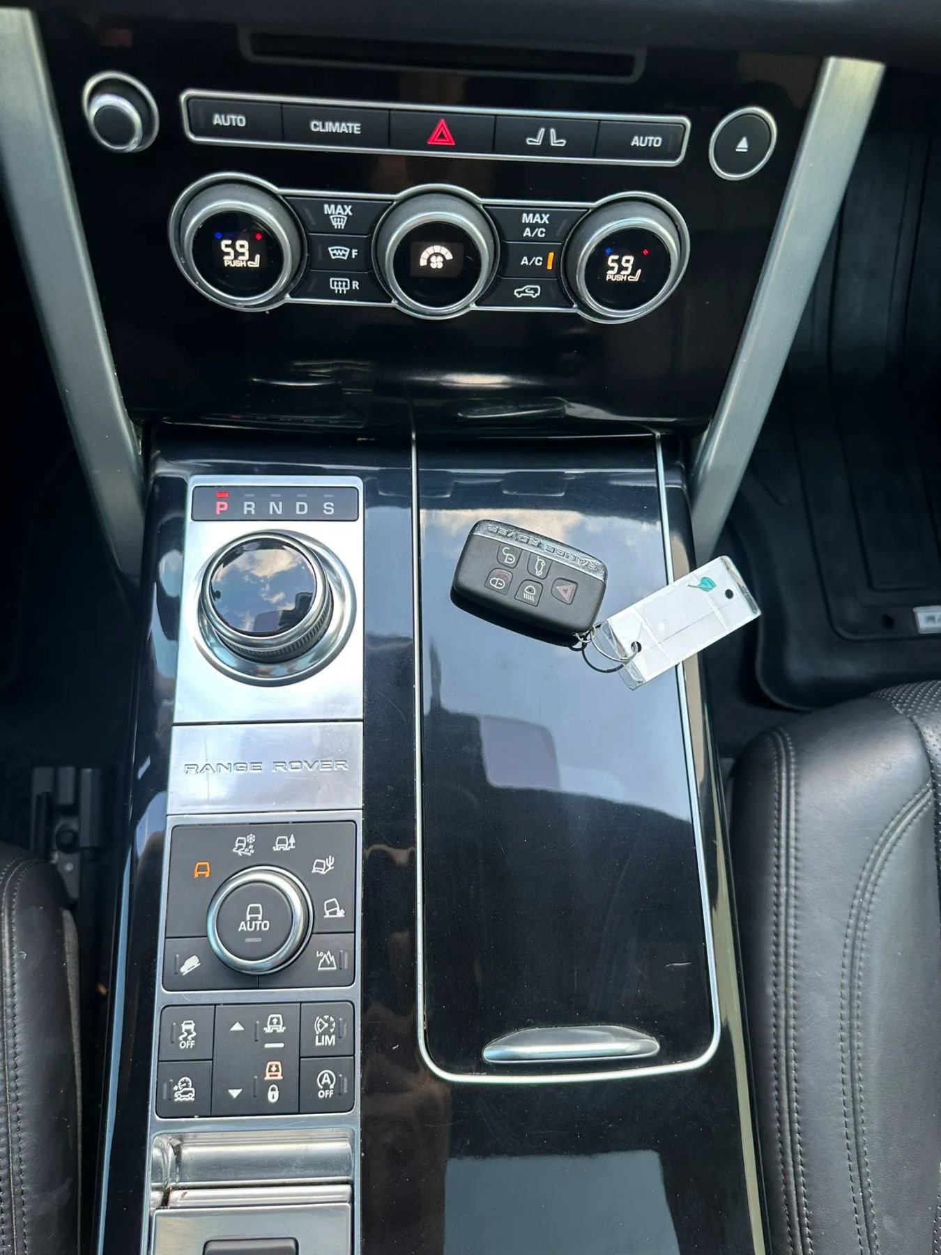 Used 2017 Land Rover Range Rover Long Wheelbase Supercharged image 44