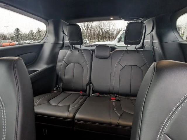 New 2026 Chrysler Pacifica Select FWD image 10