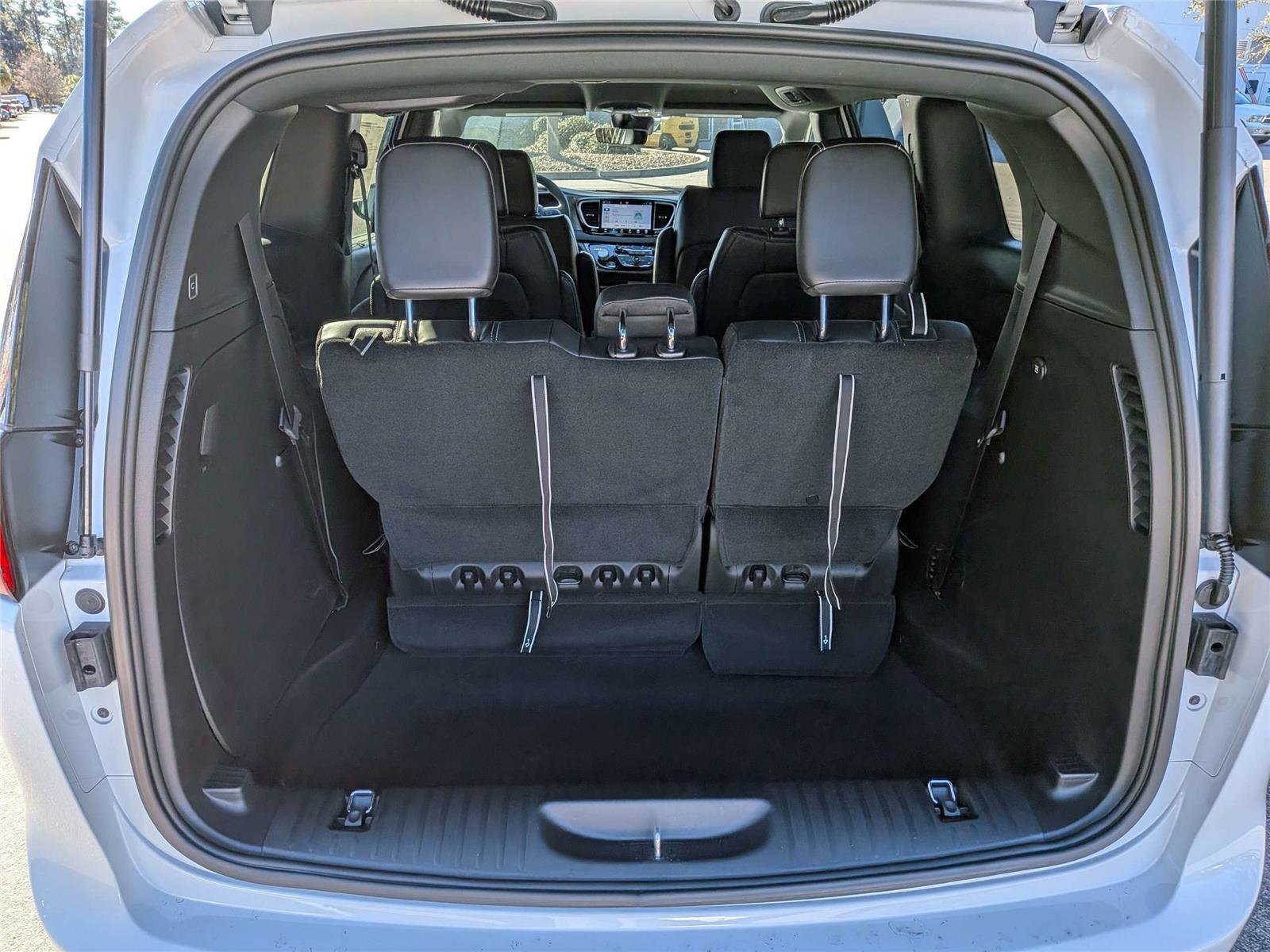 New 2026 Chrysler Voyager LX image 13